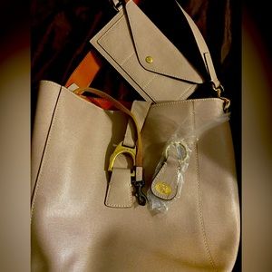 Dooney & Bourke Florentine Brynn handbag with matching wristlet and keychain